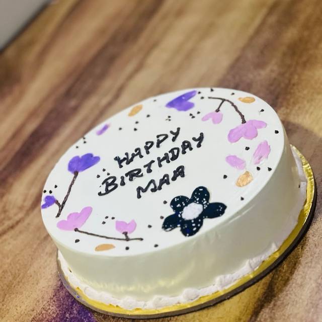 Floral birthday cake for mom